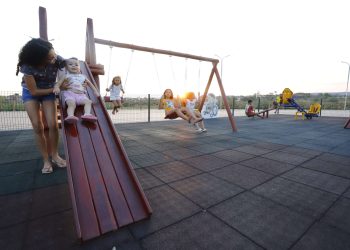 Em Várzea Alegre, Governo do Ceará entrega brinquedopraça e garante outros investimentos para beneficiar população