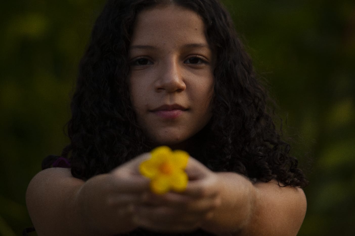 Aos 14 anos, Joana Medeiros lança primeiro EP da carreira com produção musical de Beto Lemos