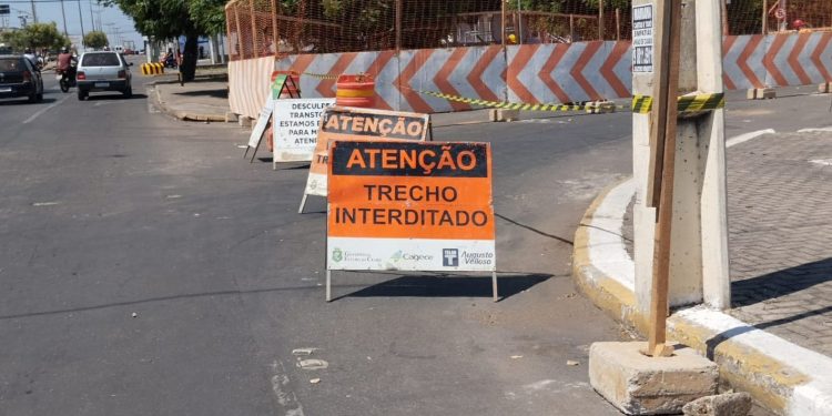Cagece realiza intervenção na avenida Paulo Maia para melhorias no abastecimento de água de Juazeiro