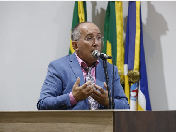 Superintendente da Amaju esclarece sobre áreas verdes na Câmara Municipal