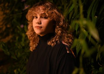 Pelo Sesc Sonoridades, Carla Ribeiro apresenta álbum ‘Corpo Aberto’