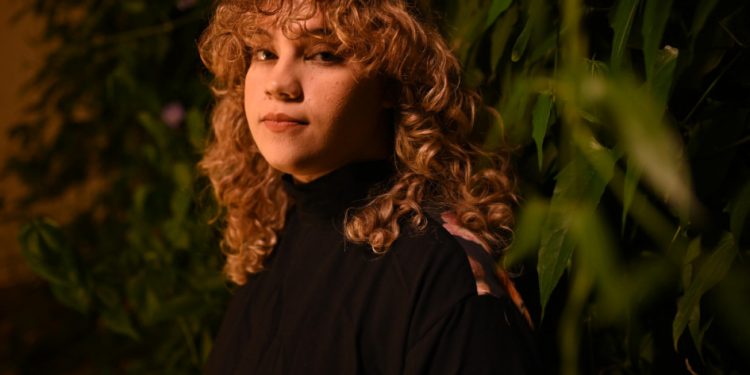 Pelo Sesc Sonoridades, Carla Ribeiro apresenta álbum ‘Corpo Aberto’