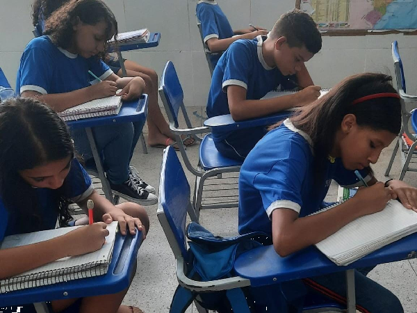 Juazeiro do Norte: Escola municipal participa da Campanha Papai Noel dos Correios