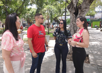 Juazeiro do Norte inicia instalação de decorações natalinas nas praças e avenidas