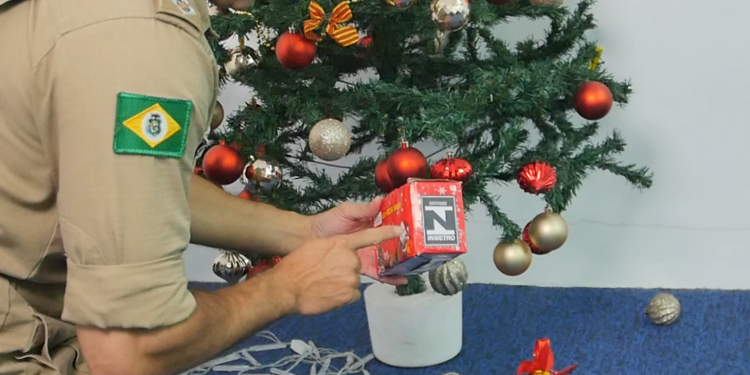 Corpo de Bombeiros orienta para cuidados com decoração natalina