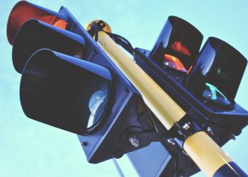 Entenda a situação do semáforo da Avenida José Bezerra