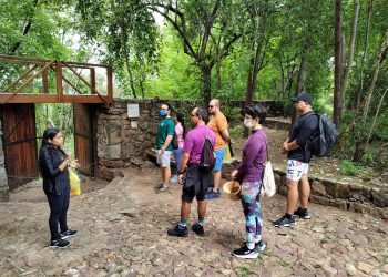 Trilha do Santo Sepulcro recebe caminhada educativa em ação do Complexo Ambiental Caminhos do Horto