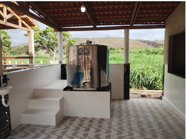 Crato entrega dois tanques de resfriamento de leite na zona rural