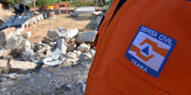 Defesa Civil do CBMCE compartilha dicas para manter a segurança durante o período chuvoso no CE