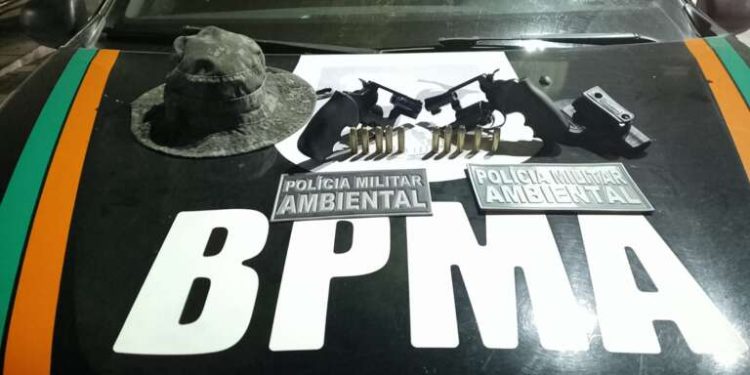 Trio em posse de armas e munições é preso pela PMCE durante vaquejada em Barbalha