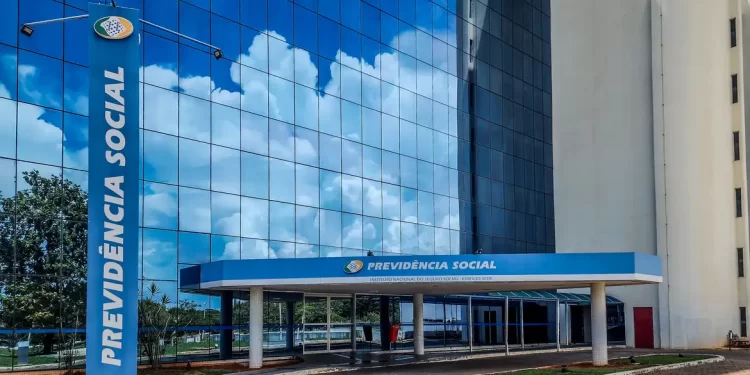 Mais de 4,3 milhões de brasileiros são notificados pelo INSS para fazer a prova de vida