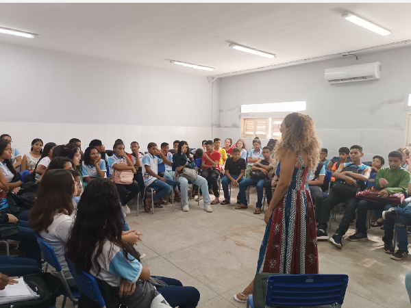 Escolas realizam ações alusivas ao mês da mulher