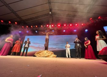 Cariri Shopping e Comunidade Filhos Amados do Céu realizam espetáculo da Paixão de Cristo