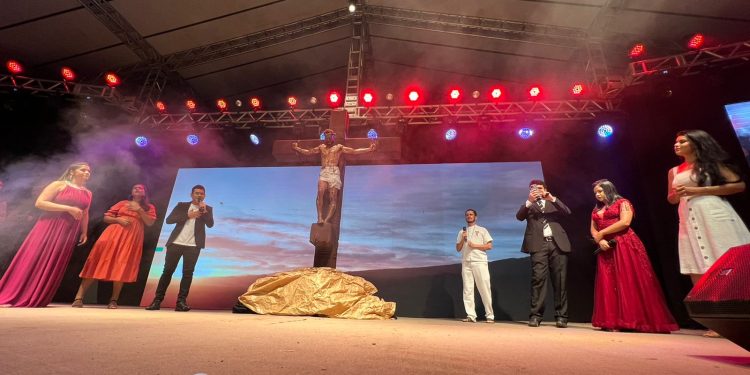 Cariri Shopping e Comunidade Filhos Amados do Céu realizam espetáculo da Paixão de Cristo