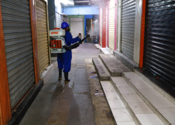 Mercado do Pirajá passa por dedetização