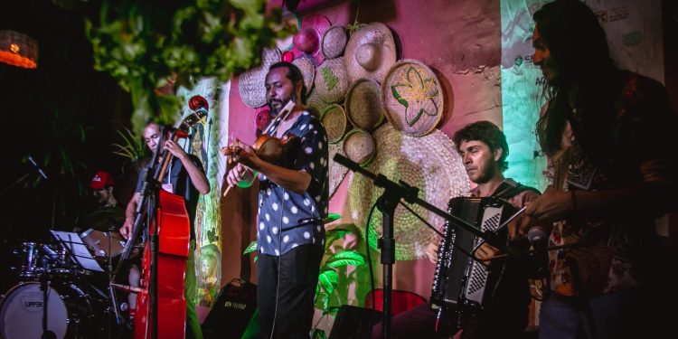 Terceira edição do Festival Ucáriri acontece de 15 a 18 de maio com programação em Crato e Jardim