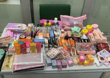 PCCE prende em flagrante suspeita de aplicar golpe do pix em estabelecimento comercial no Cariri