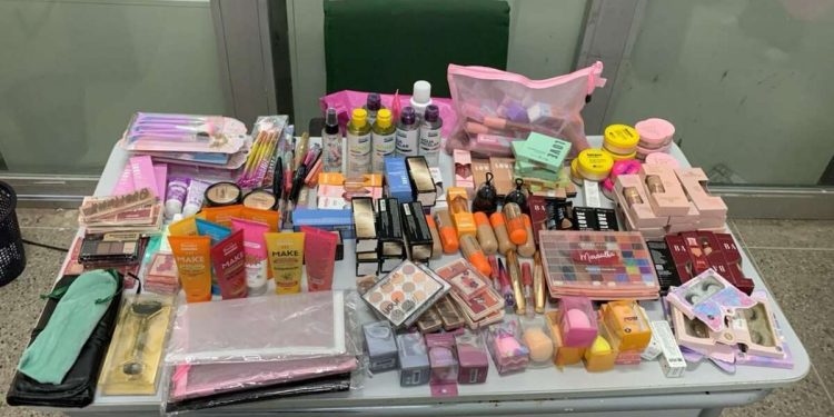 PCCE prende em flagrante suspeita de aplicar golpe do pix em estabelecimento comercial no Cariri