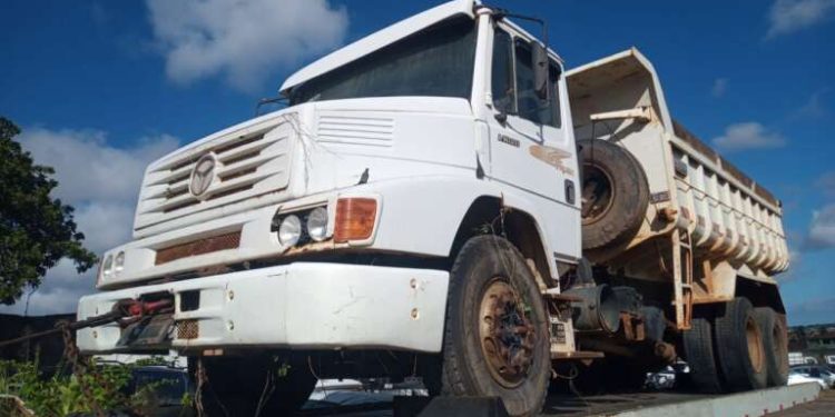 PCCE realiza segundo leilão de veículos apreendidos no tráfico de drogas