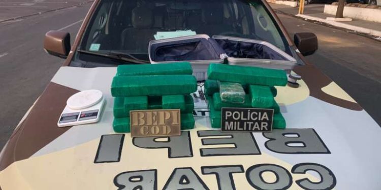 PMCE apreende 15 tabletes de maconha em um imóvel desabitado em Juazeiro do Norte