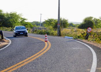 População de Iguatu recebe recuperação da CE-536 até Quixelô e vê reinício de obras do Centro de Convenções