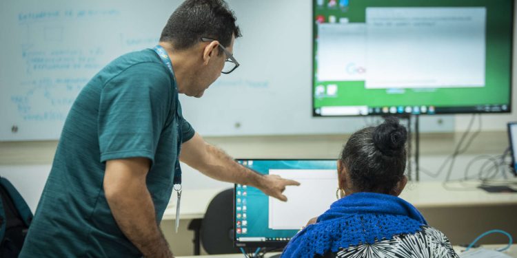 Cursos profissionalizantes gratuitos: 300 pessoas foram capacitadas pela Cagece em 2024 e companhia oferta 64 vagas no mês de agosto