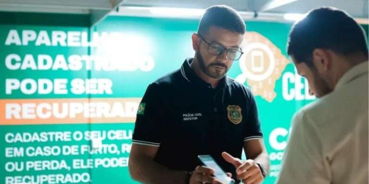 Polícia Civil promove orientações ao público com estandes do “Meu Celular” durante festejos no Ceará