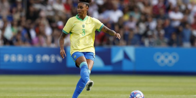 Brasil enfrenta Espanha em busca de vaga nas quartas de final