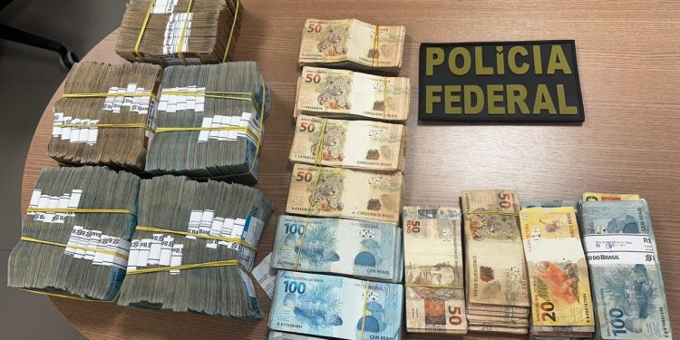 Polícia Federal apreendeu R$ 500.000,00 em espécie em Juazeiro do Norte
