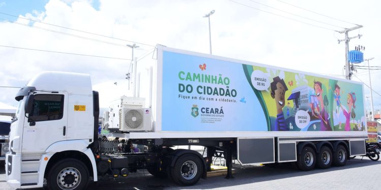Crato recebe serviços do Caminhão do Cidadão