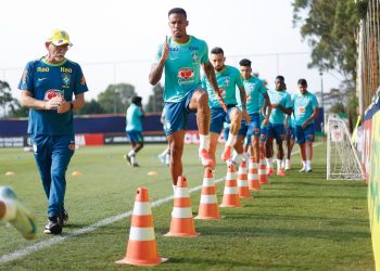 Seleção realiza primeiro treino para enfrentar o Chile