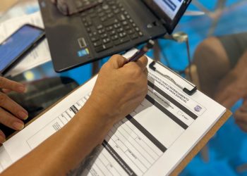 Cariri Shopping realiza emissão de carteirinhas para idosos e PCDs em parceria com o Demutran de Juazeiro do Norte