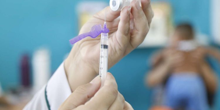 Meningite: saiba como prevenir e identificar os sintomas