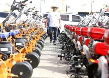 Agricultura familiar: associações e cooperativas de 85 municípios cearenses recebem motocultivadores