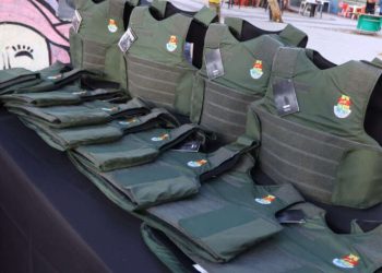Com investimento de mais de R$ 6 milhões, Governo do Ceará entrega mais de 3,6 mil coletes balísticos para PMCE