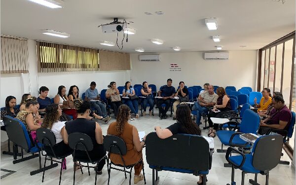 Rede de proteção socioassistencial discute alinhamento de fluxos para atendimento de crianças e adolescentes