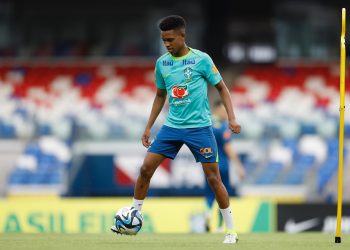 Artilheiro do Brasileirão, Estevão analisa confronto contra a Venezuela