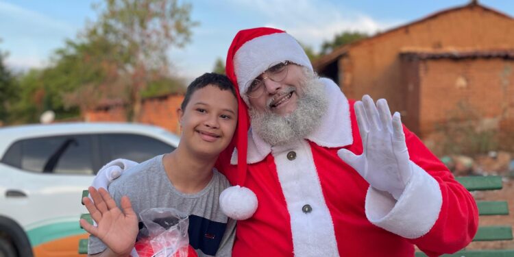 Farias Brito: 5 mil crianças recebem brinquedos durante o Natal promovido pela prefeitura