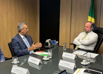 Governador Elmano dialoga com o Governo Federal sobre soluções para ampliar a produção de energia no Ceará