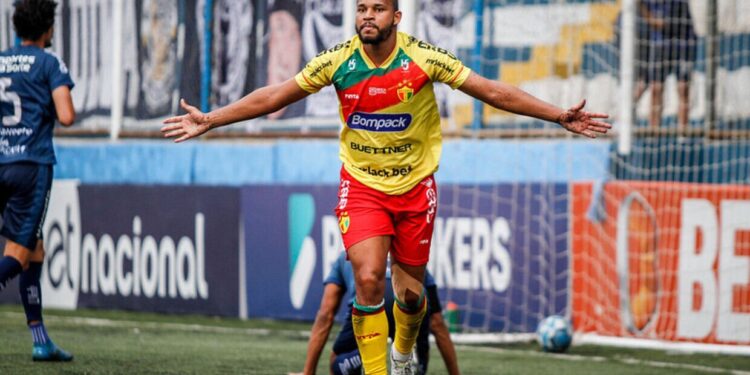 Após dois acessos seguidos no Brasil, atacante cearense Olavio é reforço de time da China