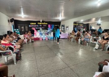 CRAS Timbaúbas entrega 25 kits natalidade para gestantes assistidas