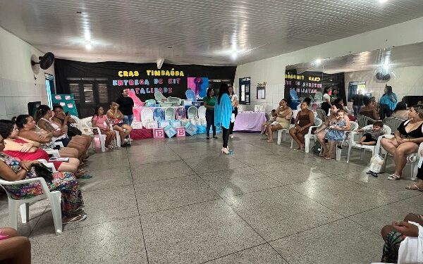 CRAS Timbaúbas entrega 25 kits natalidade para gestantes assistidas