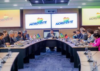 Com presença do governador Elmano, Consórcio Nordeste assina memorando com Ministério da Fazenda para fortalecer transição energética