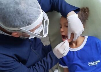 Juazeiro do Norte: Rede municipal recebe atendimento odontológico por meio do Programa Saúde na Escola