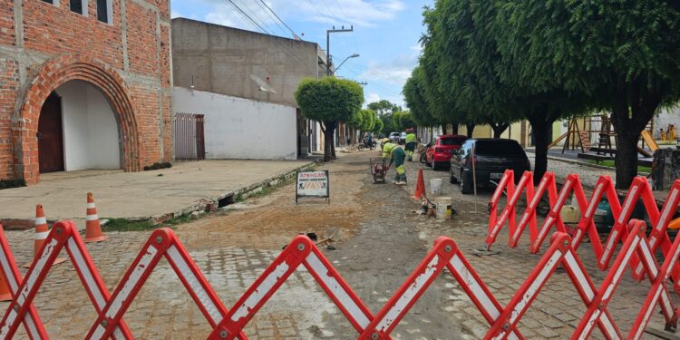 Ampliação do sistema de esgotamento sanitário beneficia cerca de 1.500 pessoas em Porteiras
