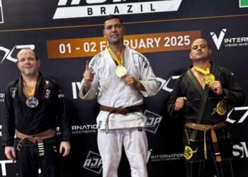 Policial militar conquista o topo do podium de campeonato mundial de Jiu-Jitsu