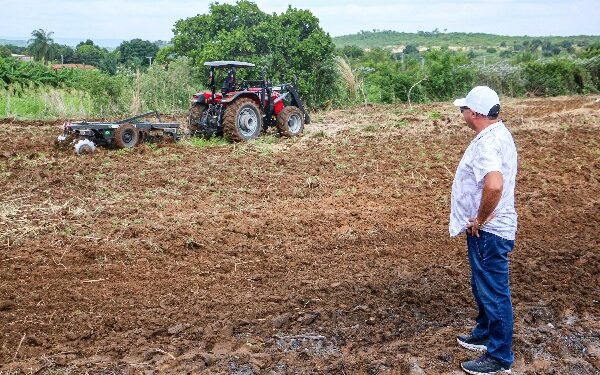 Aração de Terras em Barbalha deve garantir boa colheita em 2025