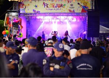Festejuá reúne grande público e anima foliões na Avenida Ailton Gomes