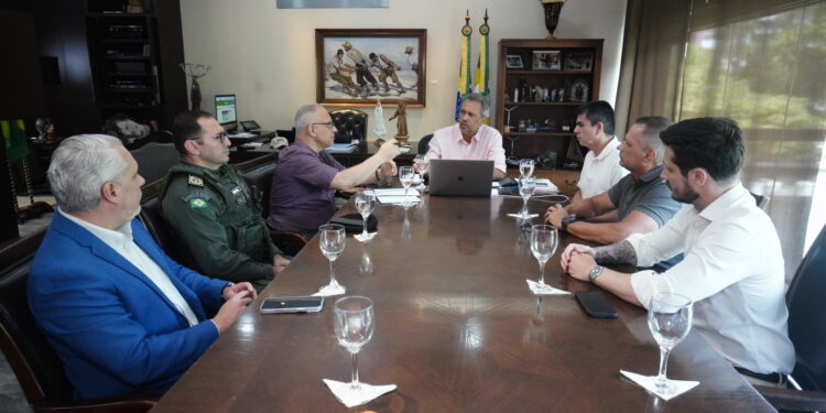 Governo do Ceará anuncia medidas para combater a violência de grupos criminosos contra provedores de Internet no Ceará
