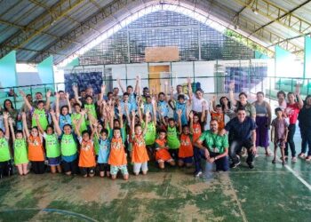 Projeto Esporte Superação realiza aula inaugural de Futsal na Escola Nazinha Garcia